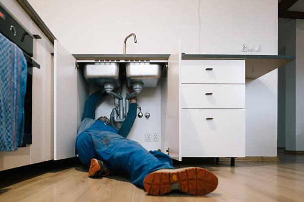 Professional Emergency Plumber technician working in Leonardtown, MD